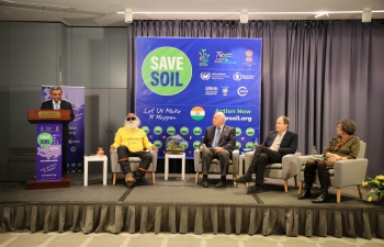 Sadhguru visited Paris as part of the Save the Soil initiative.  A riveting French crowd at the public event.